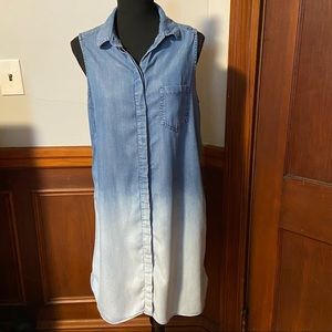 Women sleeves denim dress shirt Sz Med. Beach Lunch Lounge
